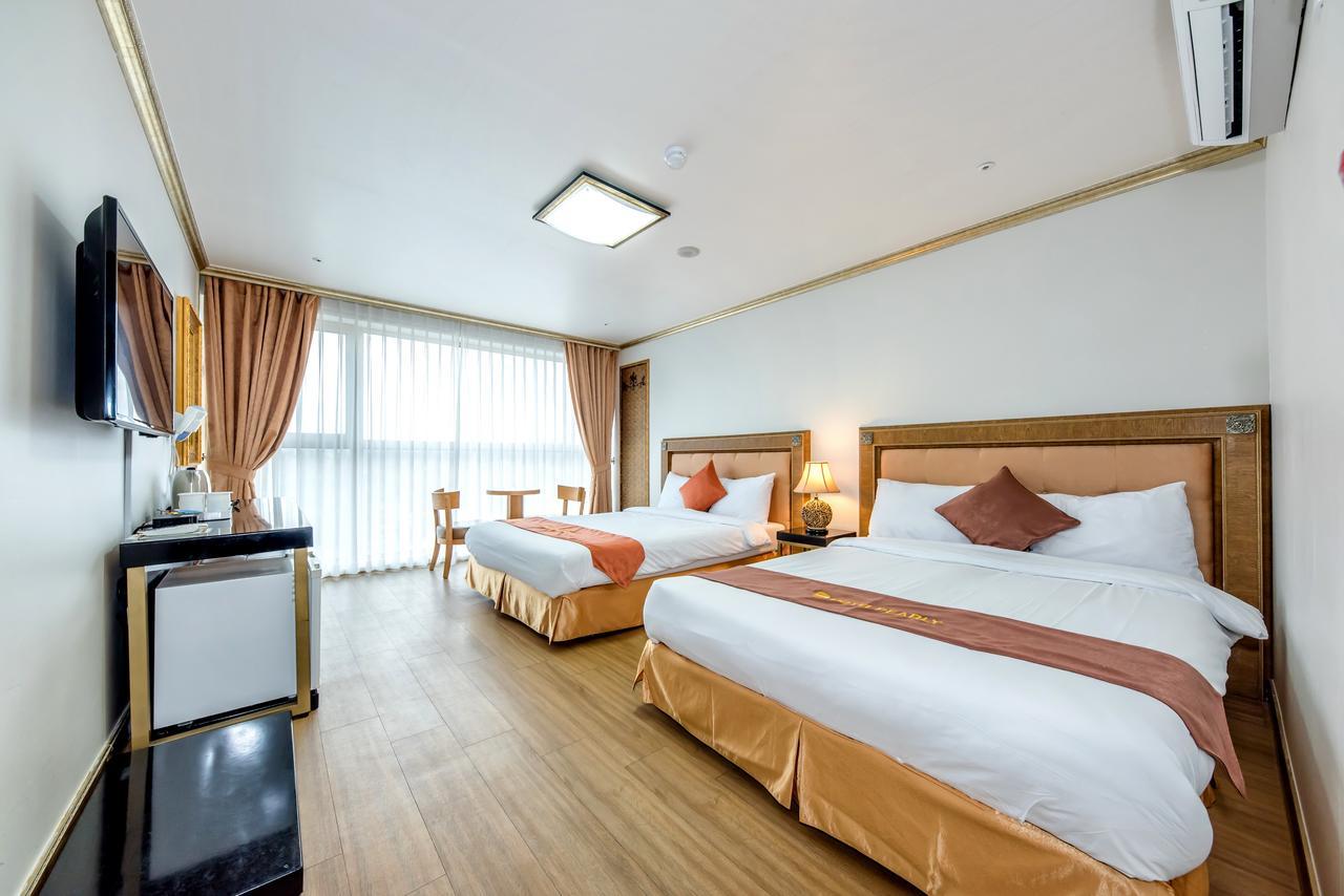Pearly Hotel Jeju Esterno foto