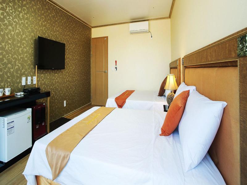 Pearly Hotel Jeju Esterno foto