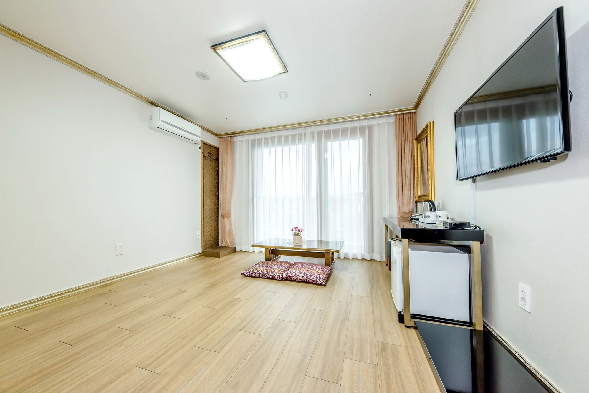 Pearly Hotel Jeju Esterno foto