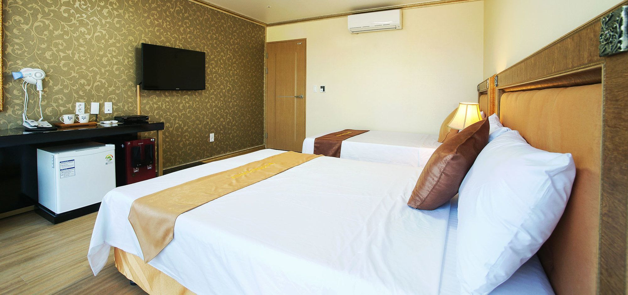Pearly Hotel Jeju Esterno foto